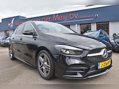 Mercedes-Benz B-klasse - 180 Business Solution AMG , TREKHAAK , A UITRIJ CAM , LED KOPL , NAVI , V ST VERW ,