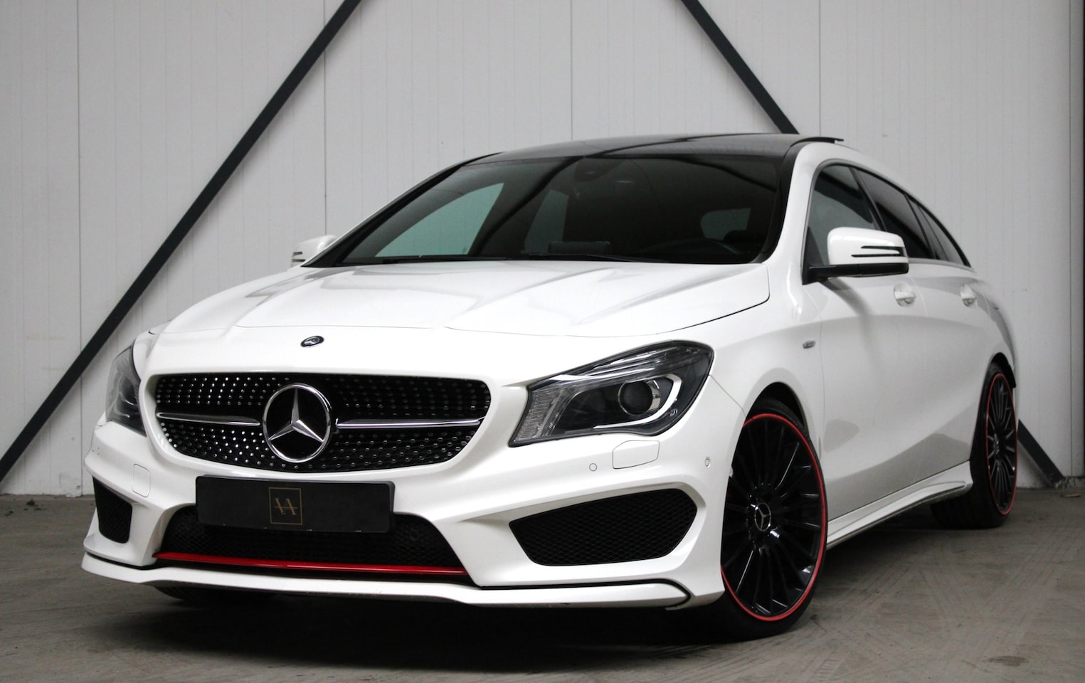 Mercedes-Benz CLA-klasse Shooting Brake - 250 AMG-Sport 4MATIC l Panoramadak l LED l 218 PK - AutoWereld.nl
