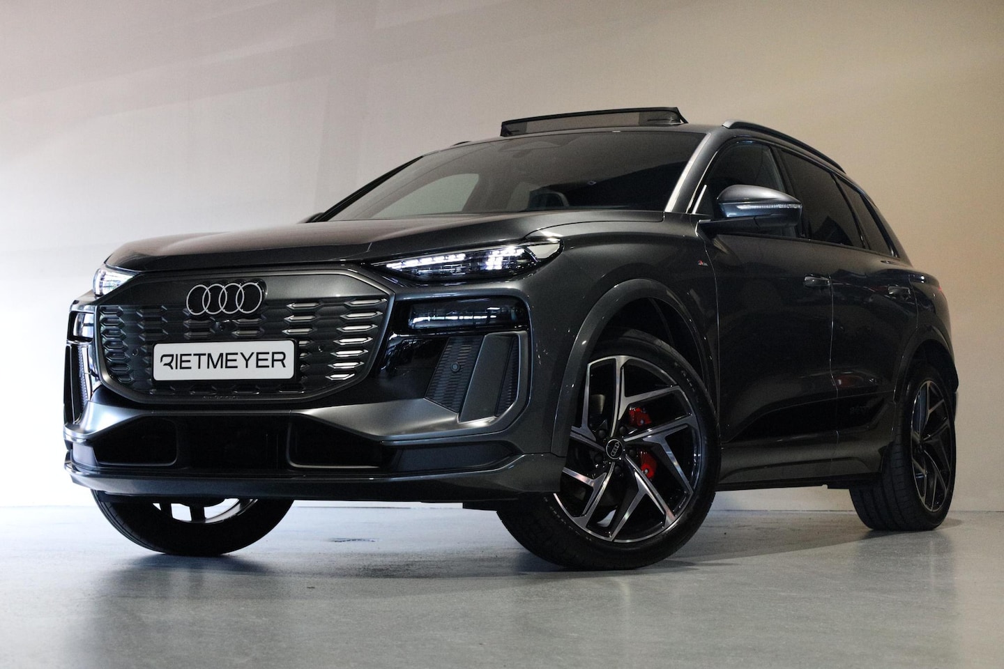 Audi Q6 e-tron - S edition performance 100 kWh |Pano |Elektr. Trekhaak |360° |Memory |Sfeer |ACC - AutoWereld.nl