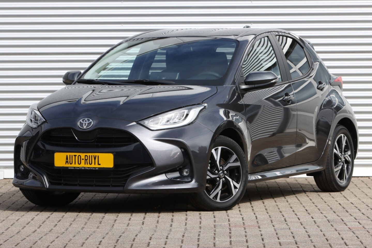 Toyota Yaris - 1.5 Hybrid 115 Dynamic Navi / Carplay - AutoWereld.nl