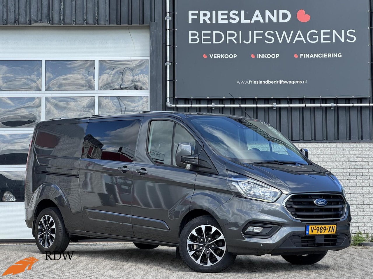 Ford Transit Custom - 320 2.0 170pk Limited Dubbele Cabine Trekhaak/Camera/Carplay/Stoelverwarming/17" - AutoWereld.nl