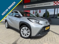 Toyota Aygo X - 1.0 VVT-i MT PLAY + APPLE CARPLAY/AIRCO/CRUISE/CAMERA