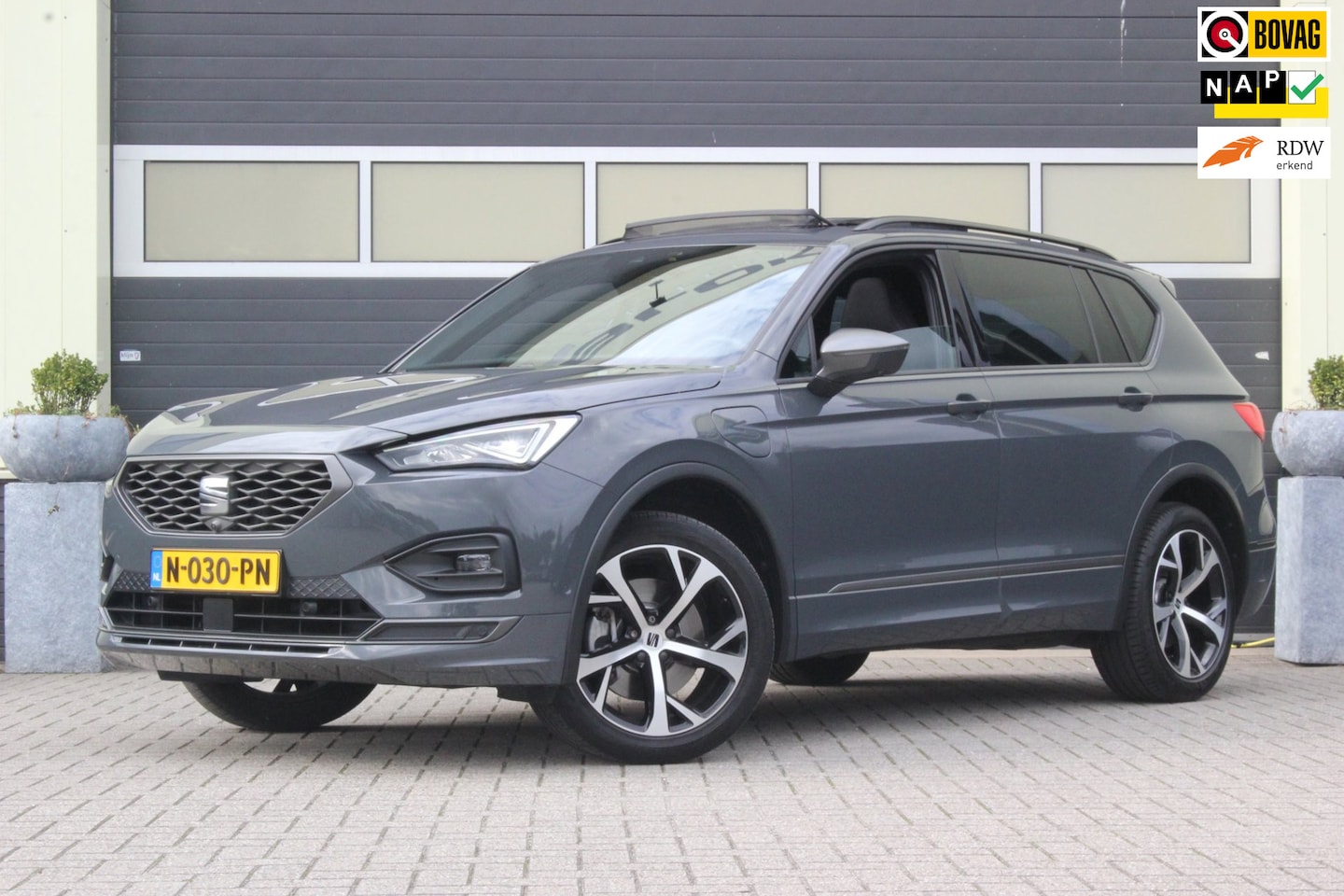 SEAT Tarraco - 1.4 TSI e-Hybrid PHEV FR Business Intense | Trekhaak | Dak - AutoWereld.nl