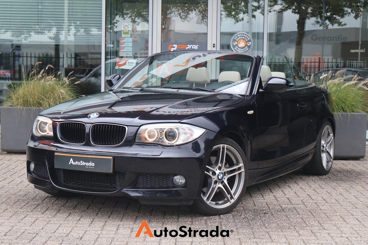 BMW 1-serie Cabrio - (e87) 2.0 120I M-SPORT I Navi I HarmanKardon I Leder I Stoelverwarming I ZEER NETTE STAAT - AutoWereld.nl