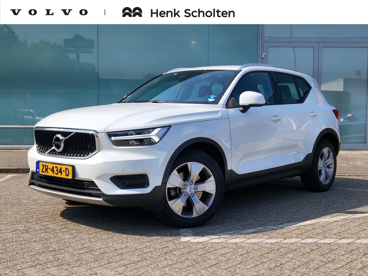 Volvo XC40 - 2.0 T4 AWD Momentum Pro 2.0 T4 AWD Momentum Pro - AutoWereld.nl