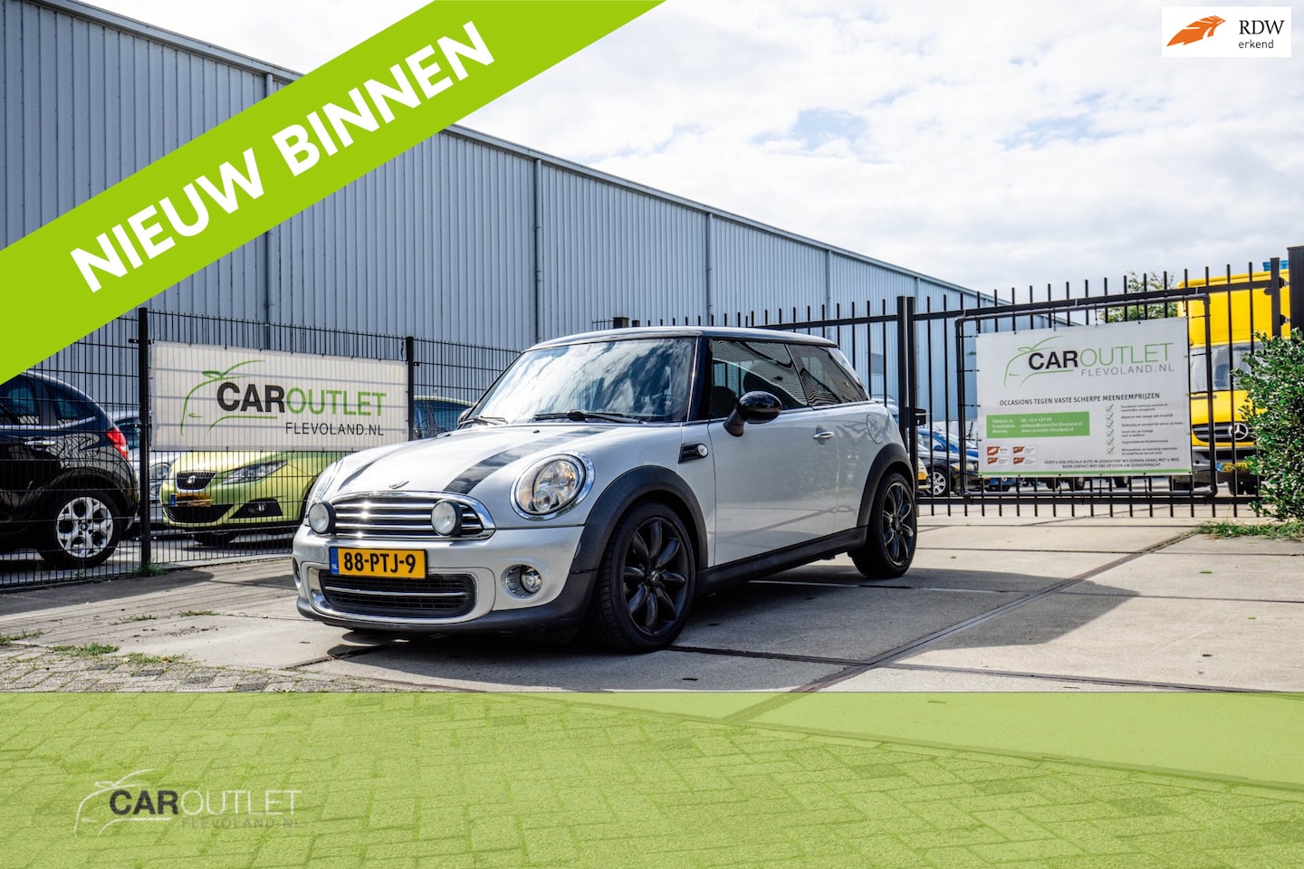 MINI 3-Deurs - 1.6 Cooper 10 YEARS 2 - AutoWereld.nl