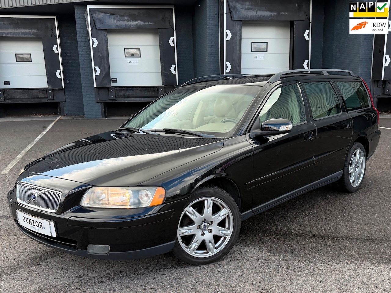 Volvo V70 - 2.4 Edition VOLLEDIGONDERHOUD/CRUISE/LEDER/5CILLINDER - AutoWereld.nl