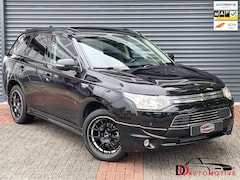 Mitsubishi Outlander - 2.0 PHEV Instyle+ Schuifdak | Trekhaak | Camera | Acc | Leder