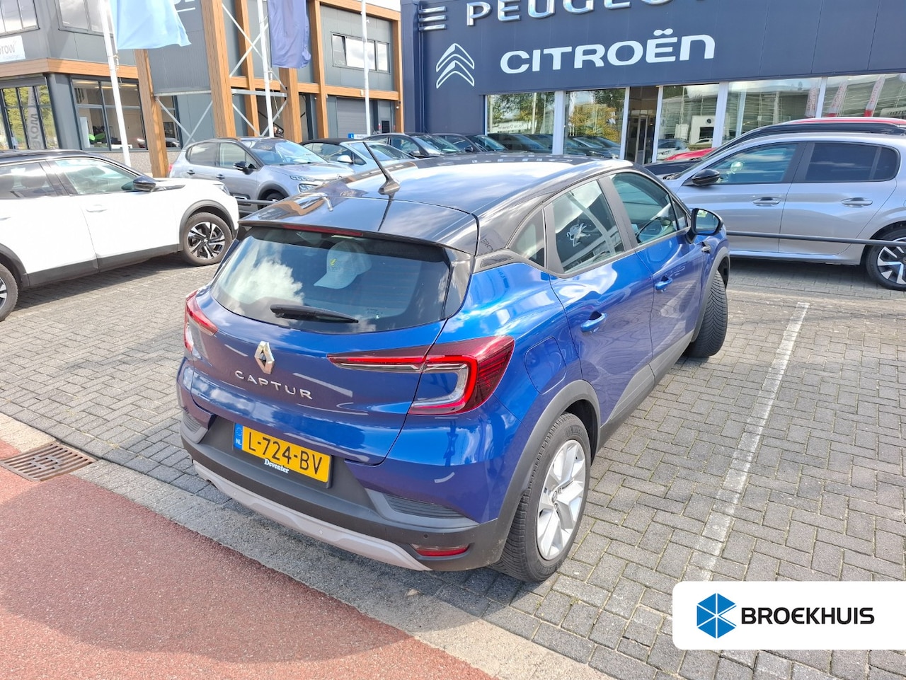Renault Captur - 1.0 TCe 90 Zen Navigatie /Apple Carplay Android auto ? - AutoWereld.nl