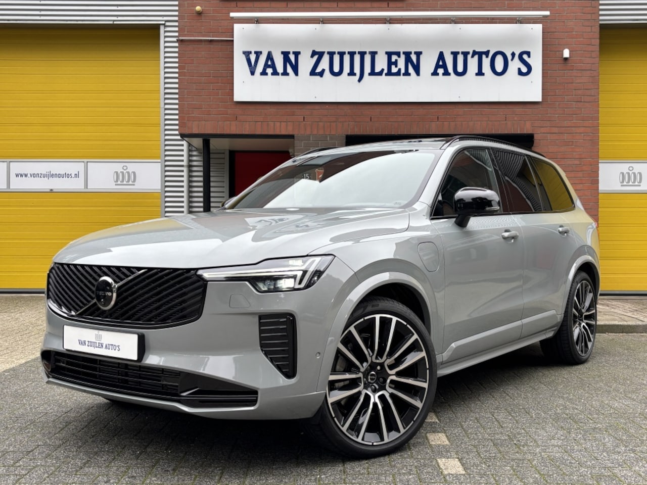 Volvo XC90 - T8 AWD Ultra Dark Luchtvering 22" B&W Massage Trekhaak - AutoWereld.nl