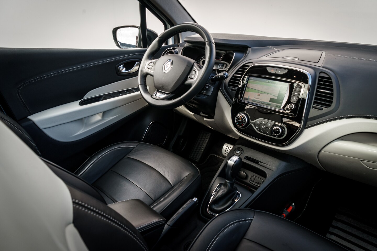 Renault Captur - 1.3 150 PK TCe Initiale Paris | Automaat | Ned Auto | Panodak | Dealer onderhouden | | Two - AutoWereld.nl