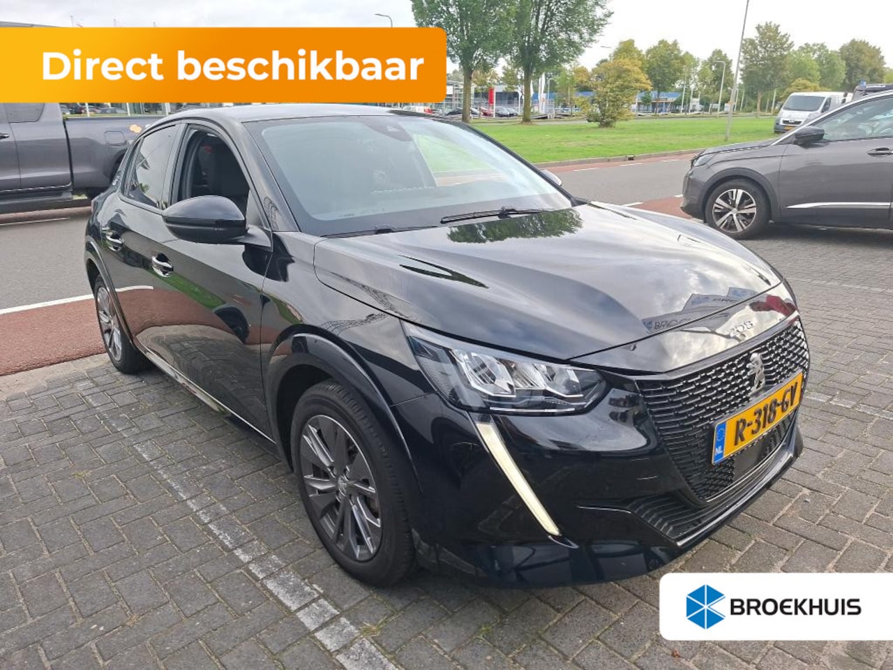 Peugeot e-208 - EV Allure Pack 50 kWh | Achterbank in delen neerklapbaar | Achteruitrijcamera | Airco (aut - AutoWereld.nl