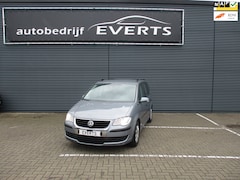 Volkswagen Touran - 1.4 TSI Trendline Dealer onderhouden met boekjes zeer mooie goed rijdende auto scherpe mee