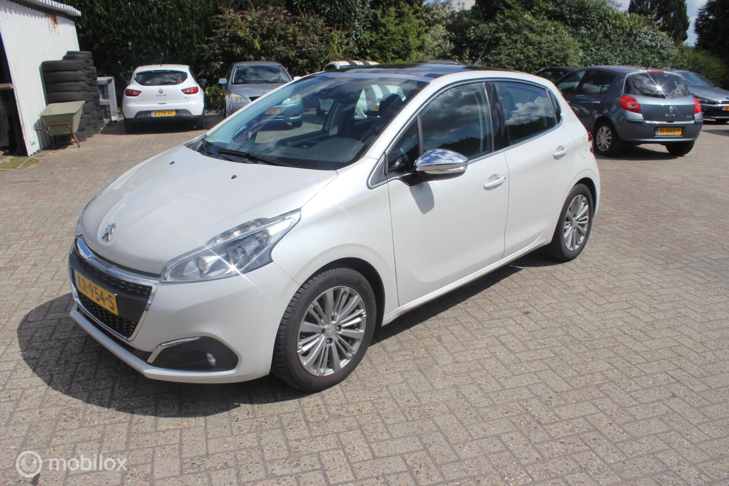 Peugeot 208 - 1.2 PureTech Allure 1.2 PureTech Allure, panorama, automaat - AutoWereld.nl