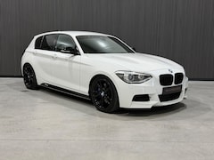 BMW 1-serie - M135i xDrive Exe M Sport / H&K Audio / Xenon / Navi / Cruise / PDC