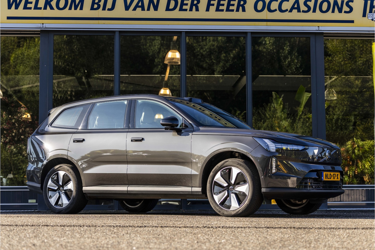 Volvo EX90 - Single Motor Core 7p. 104 kWh Single Motor Core 7p. 104 kWh - AutoWereld.nl