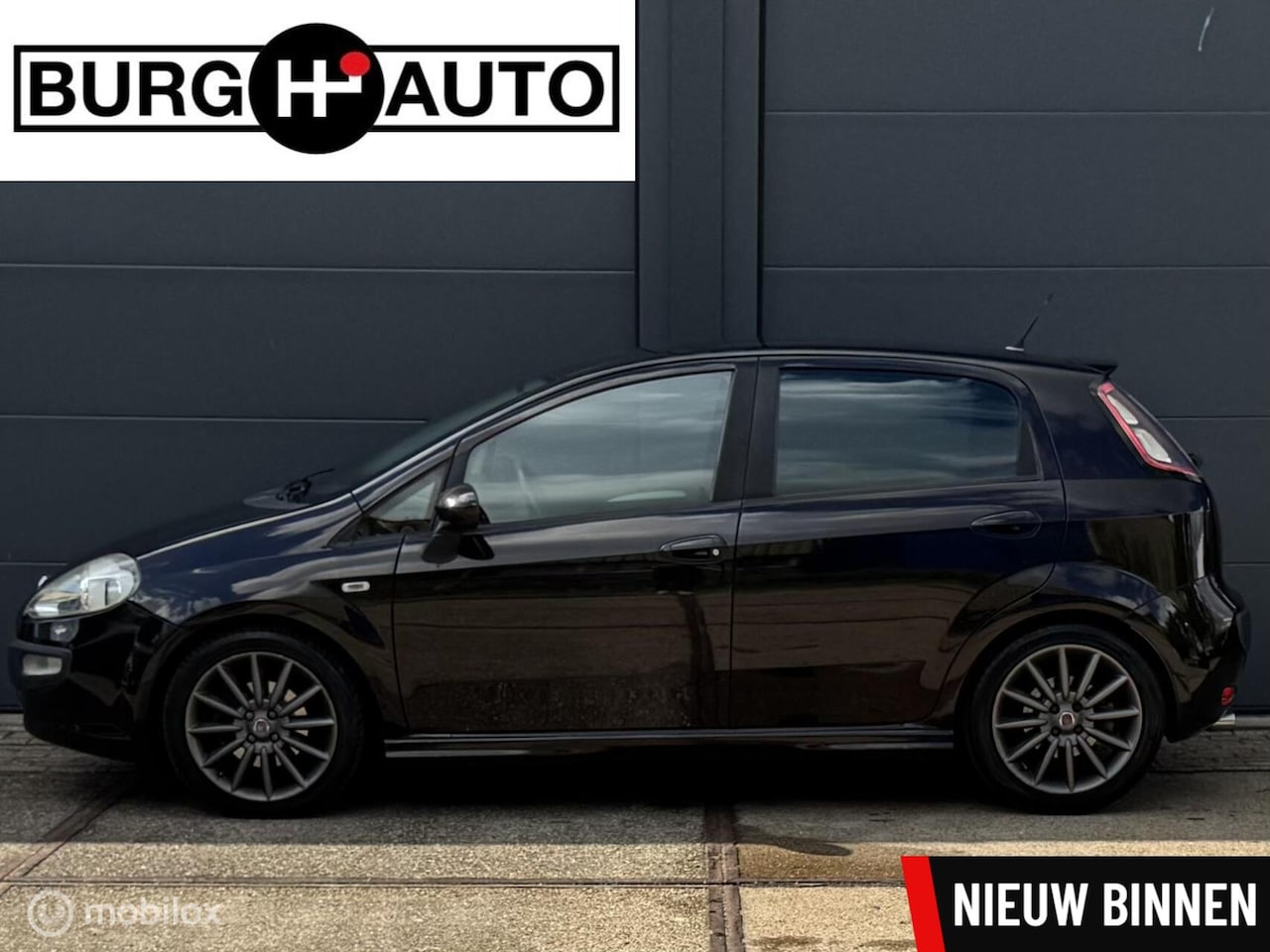 Fiat Punto Evo - 1.4-16V Multiair Sport 135PK 5 deurs - ECC - CRUISE CONTROLE - 17" LMV - MIDDENARMSTEUN - - AutoWereld.nl