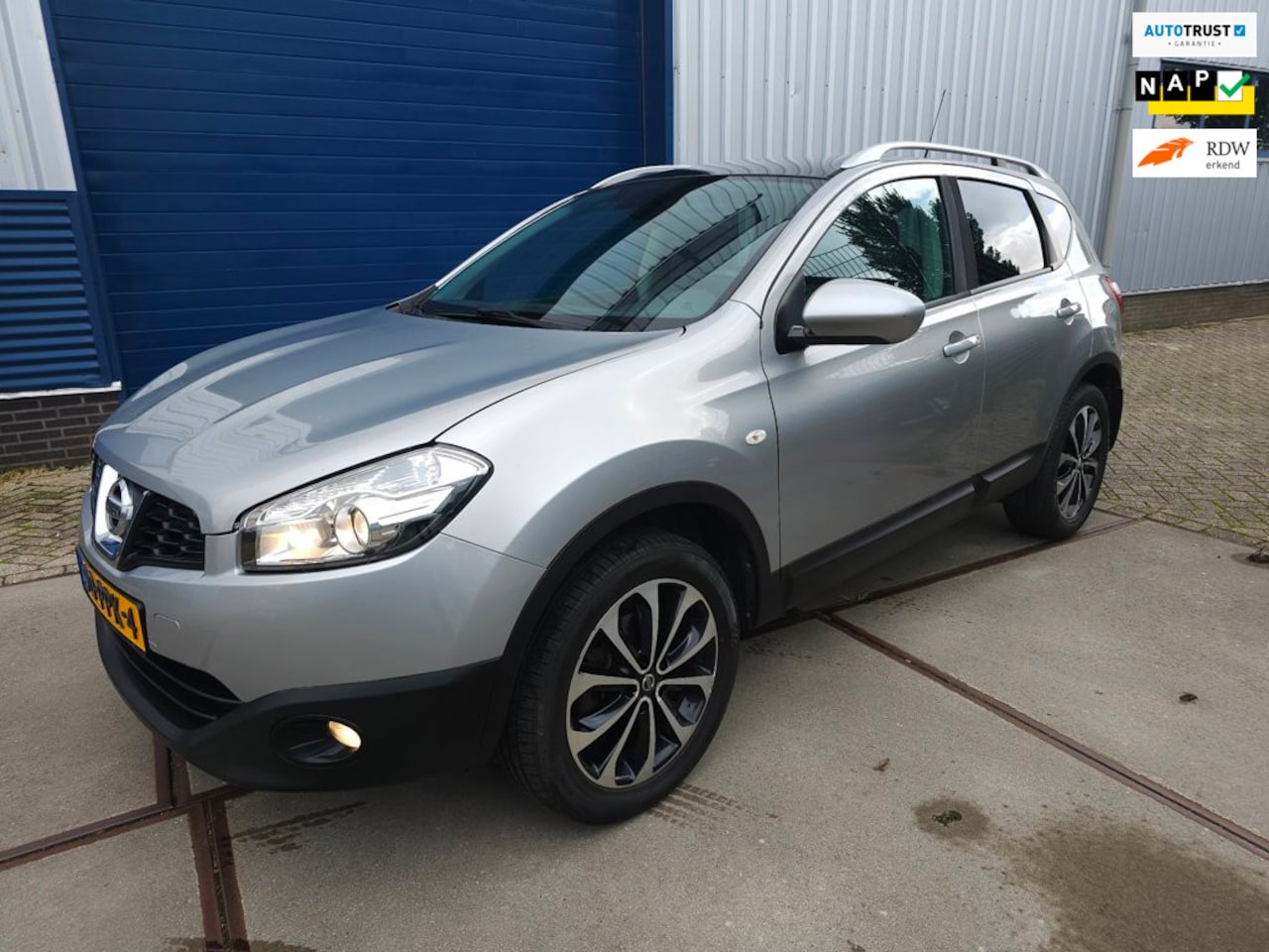 Nissan Qashqai - 1.6 Acenta / Pano / Trekhaak / Cruise / Camera - AutoWereld.nl