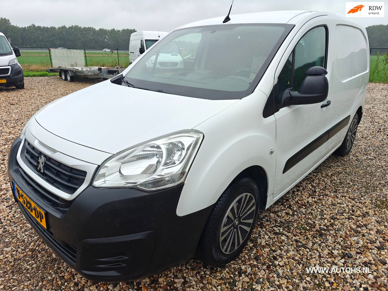 Peugeot Partner - 120 1.6 BlueHDi 100 Pk , euro 6 , Airco , navi , rijdend kantoor , Apk mei 2027 , nette bu - AutoWereld.nl