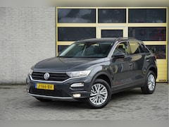 Volkswagen T-Roc - 1.0 TSI Style BJ2020 Lmv 16" | Led | Pdc | Afneembare trekhaak | App-Connect | Navi | Airc