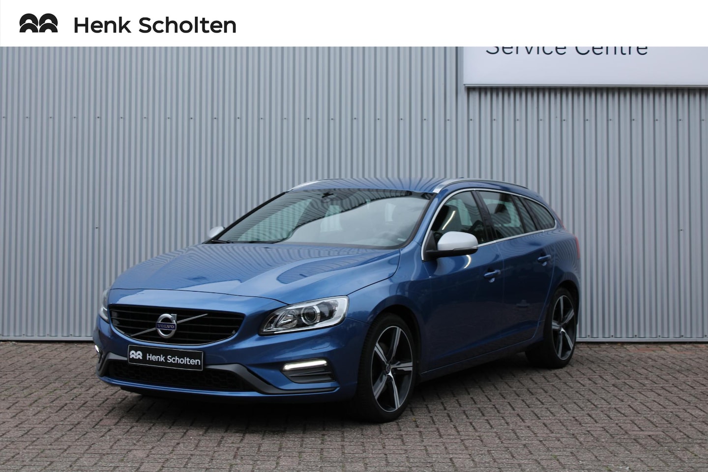 Volvo V60 - T3 Automaat R Design | Standkachel | Stoelverwarming voorzijde | Parkeersensoren achter | - AutoWereld.nl