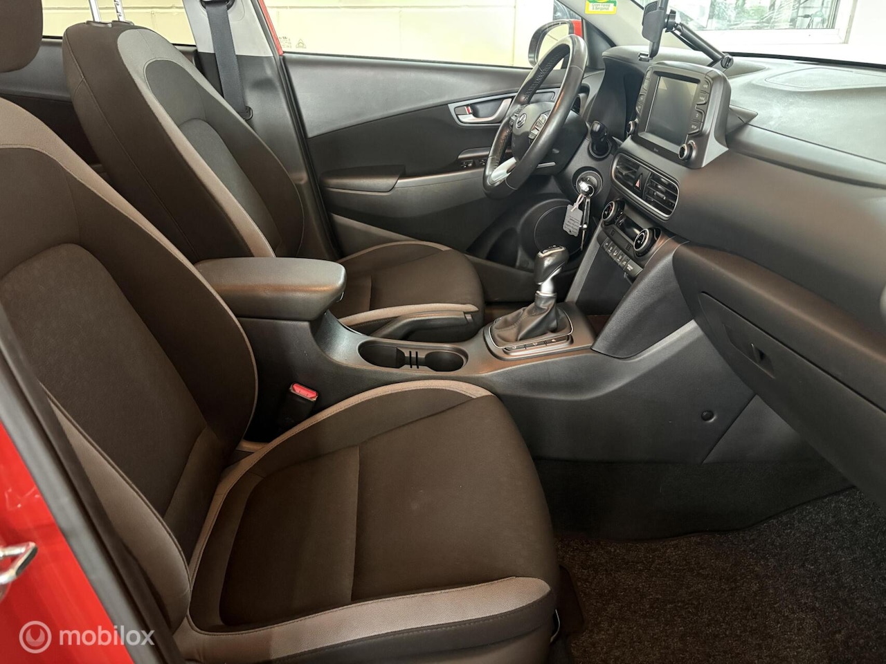 Hyundai Kona - 1.0T Comfort Apk - Airco - Cruise - AppleCarplay - Achteruitrijcamera