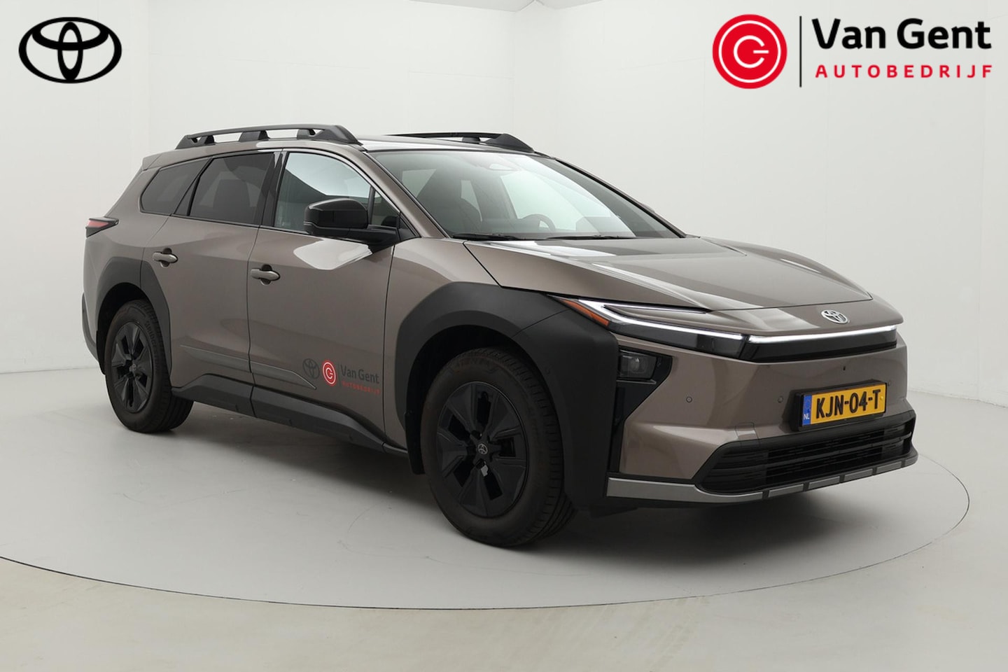 Toyota bZ4X Touring - Executive AWD 75 kWh | Panoramadak | Trekhaak | Warmtepomp | Leder | Apple Carplay / Andro - AutoWereld.nl
