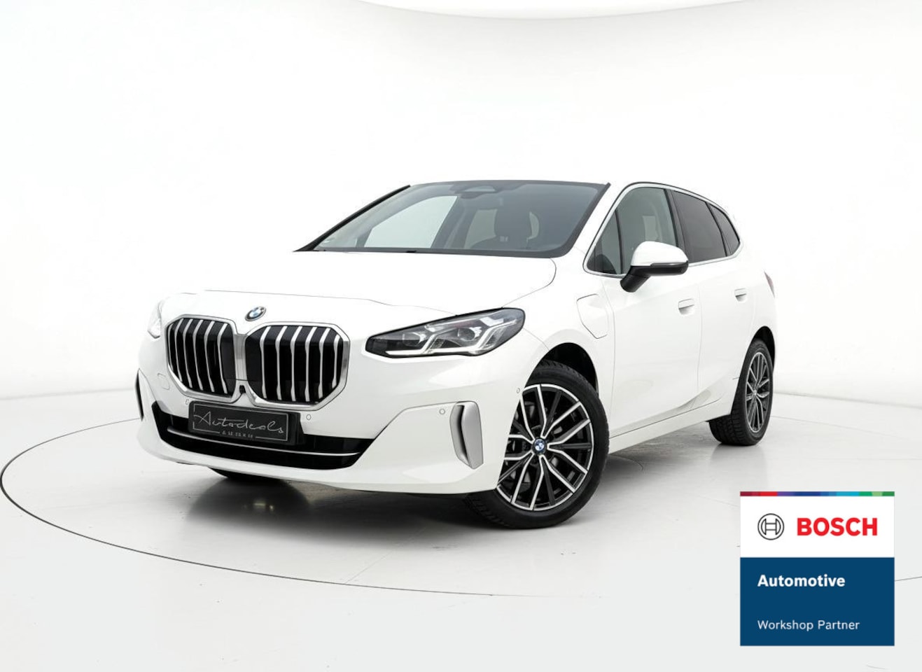 BMW 2-serie Active Tourer - 225e xDrive HARMAN KARDON - TREKHAAK - STOELVERWARMING - AutoWereld.nl