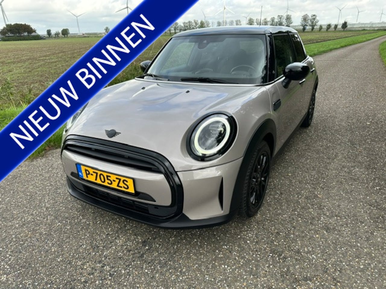 MINI 5-Deurs - 1.5 Cooper 136 PK Business Edition Carplay PDC Enz - AutoWereld.nl