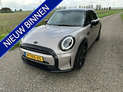 MINI 5-Deurs - 1.5 Cooper 136 PK Business Edition Carplay PDC Enz