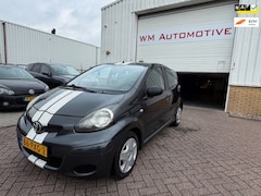 Toyota Aygo - 1.0-12V Aspiration Red Navigator