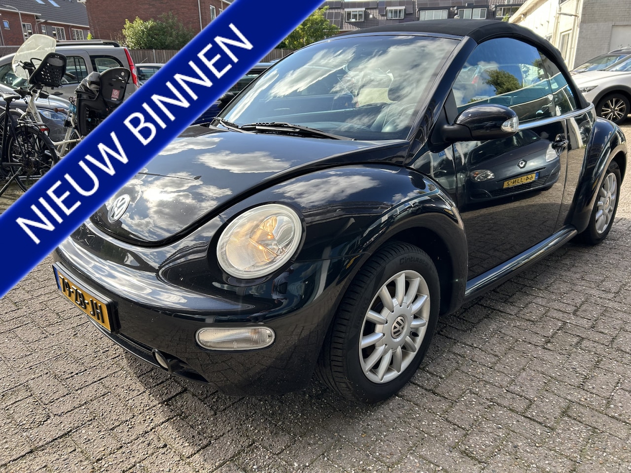 Volkswagen New Beetle Cabriolet - 2.0 Highline zwart leder airco nwe apk - AutoWereld.nl