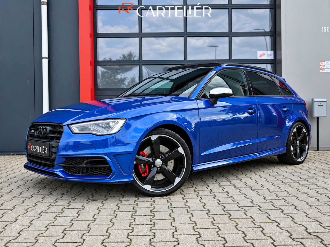 Audi S3 - 2.0 TFSI S3 Quattro Sepang Blue | RS Seats | Pano | B&O"| Nappa Leder | Armytrix | Rotor 1 - AutoWereld.nl