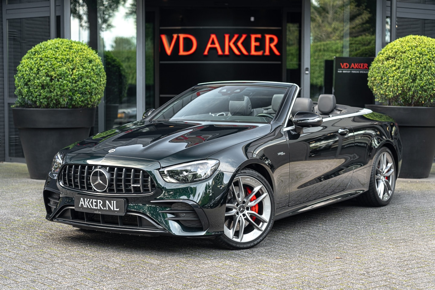 Mercedes-Benz E-klasse Cabrio - E53 AMG 435pk | Nightpakket | Smaragdgroen | Head-up | Massage | Nekscarf - AutoWereld.nl