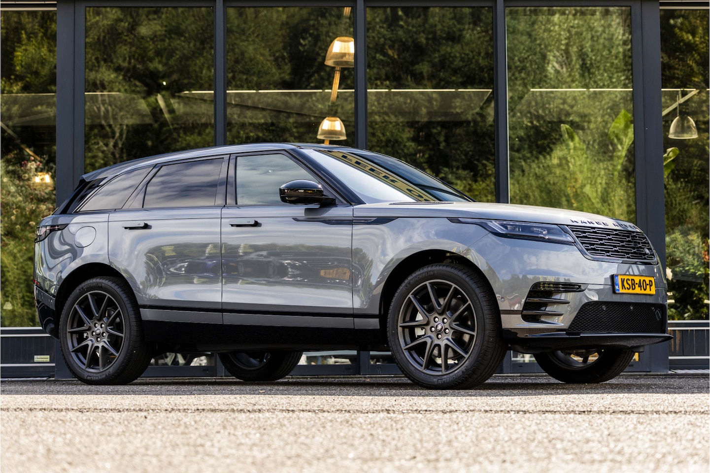 Land Rover Range Rover Velar - SE 2.0 P400e - AutoWereld.nl