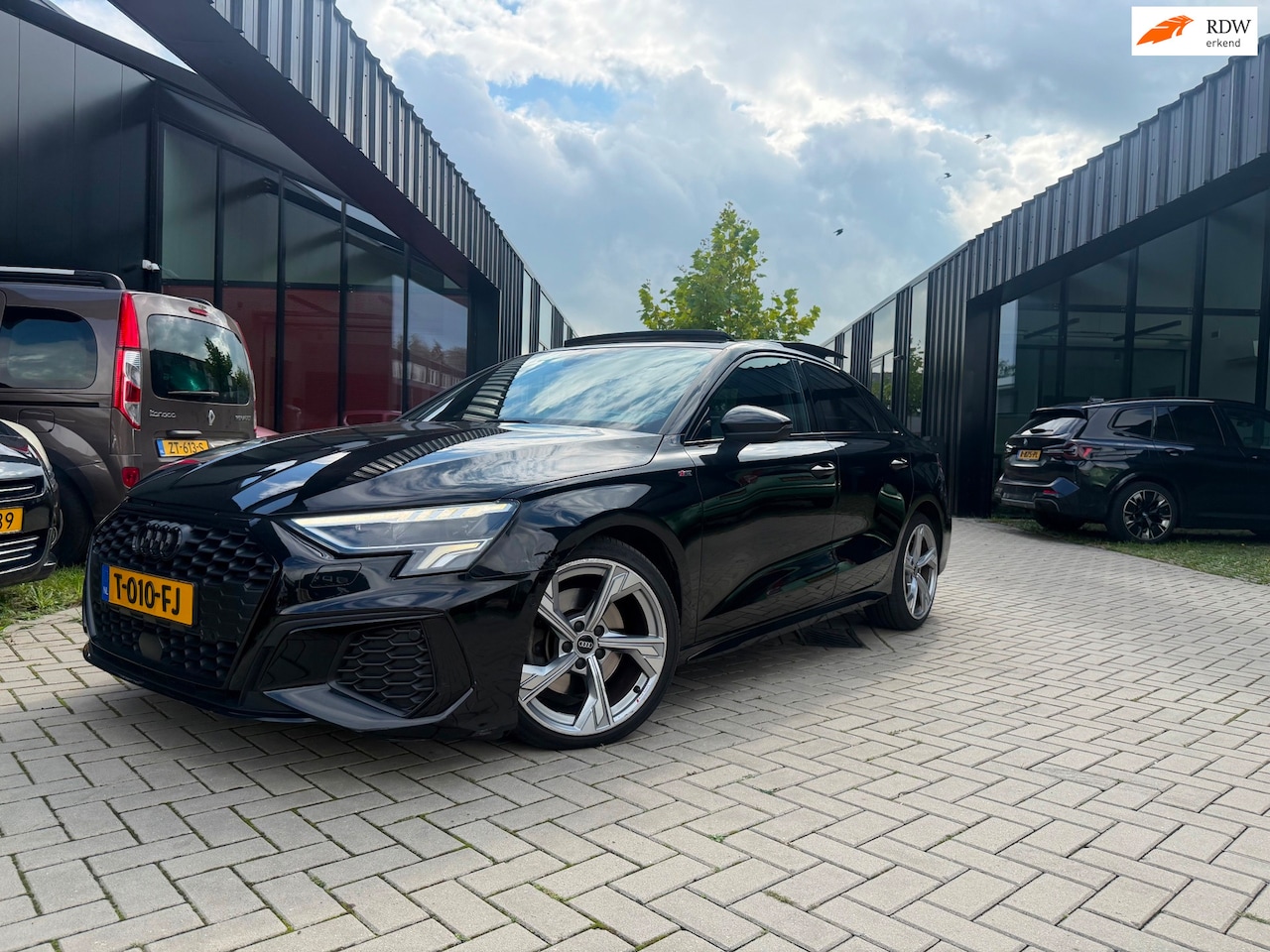 Audi A3 Limousine - 35 TFSI edition one S-tronic Pano Sfeer HUD Camera - AutoWereld.nl