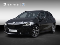 BMW 2-serie Active Tourer - 220i | M Sportpakket | Innovation Pack | Panodak | Trekhaak | Head-Up | Driving Assistant