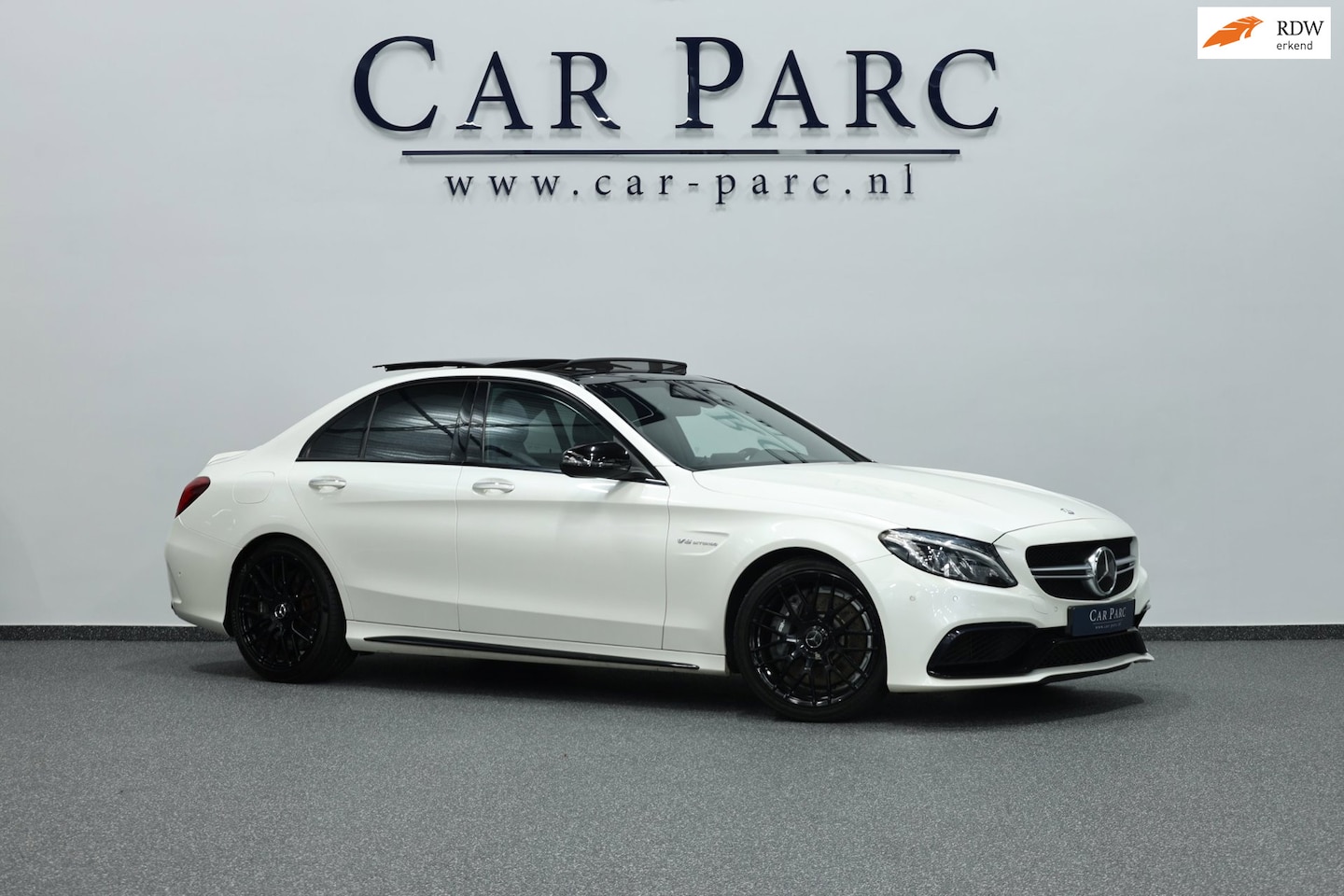 Mercedes-Benz C-klasse - AMG 63 LED/SFEER/PANO/LEDER+S.VERWARMING+MEMORY/19" LMV/CAM/ACC/ECC/12 MDN GARANTIE! - AutoWereld.nl