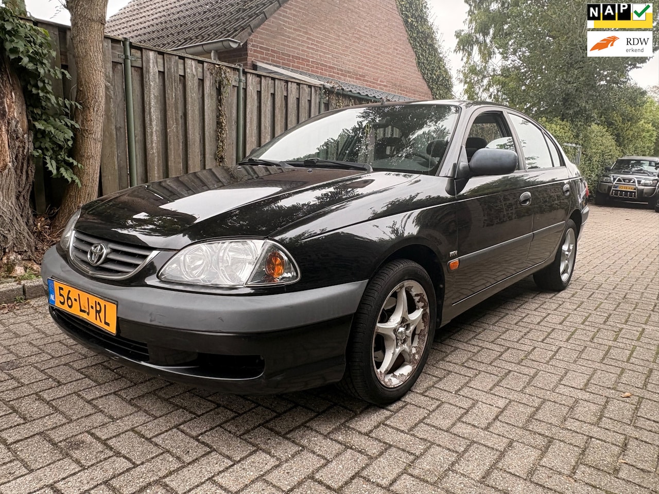 Toyota Avensis - 1.8-16V Linea Terra - 1e eigenaar - airco - nieuwe apk tot 09-2027 - AutoWereld.nl