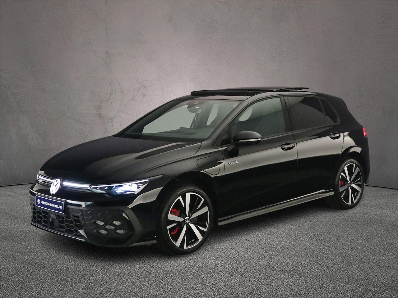 Volkswagen Golf - 1.5 eHybrid GTE 272pk DSG Automaat, Trekhaak, Panoramadak, 360 camera, Stoelverwarming, St - AutoWereld.nl
