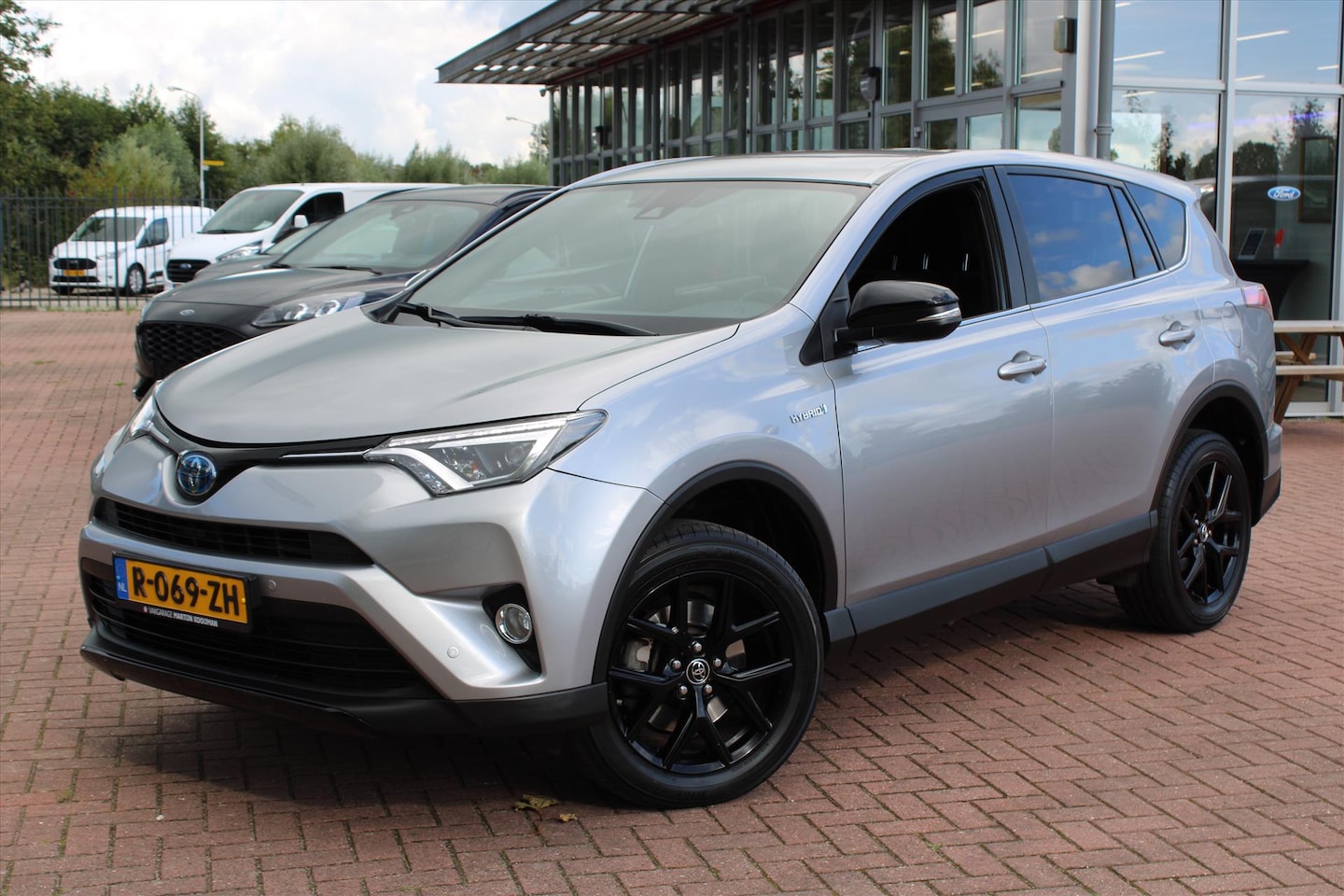 Toyota RAV4 - 2.5 VVT-i Hybrid 197pk 2WD Aut Energy, Trekhaak - AutoWereld.nl