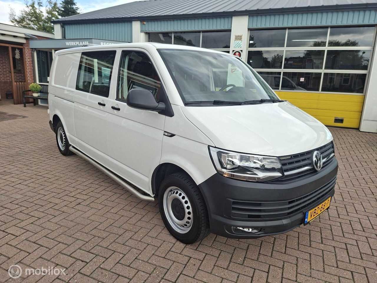 Volkswagen Transporter - 2.0 TDI L2H1 2.0 TDI L2H1 - AutoWereld.nl