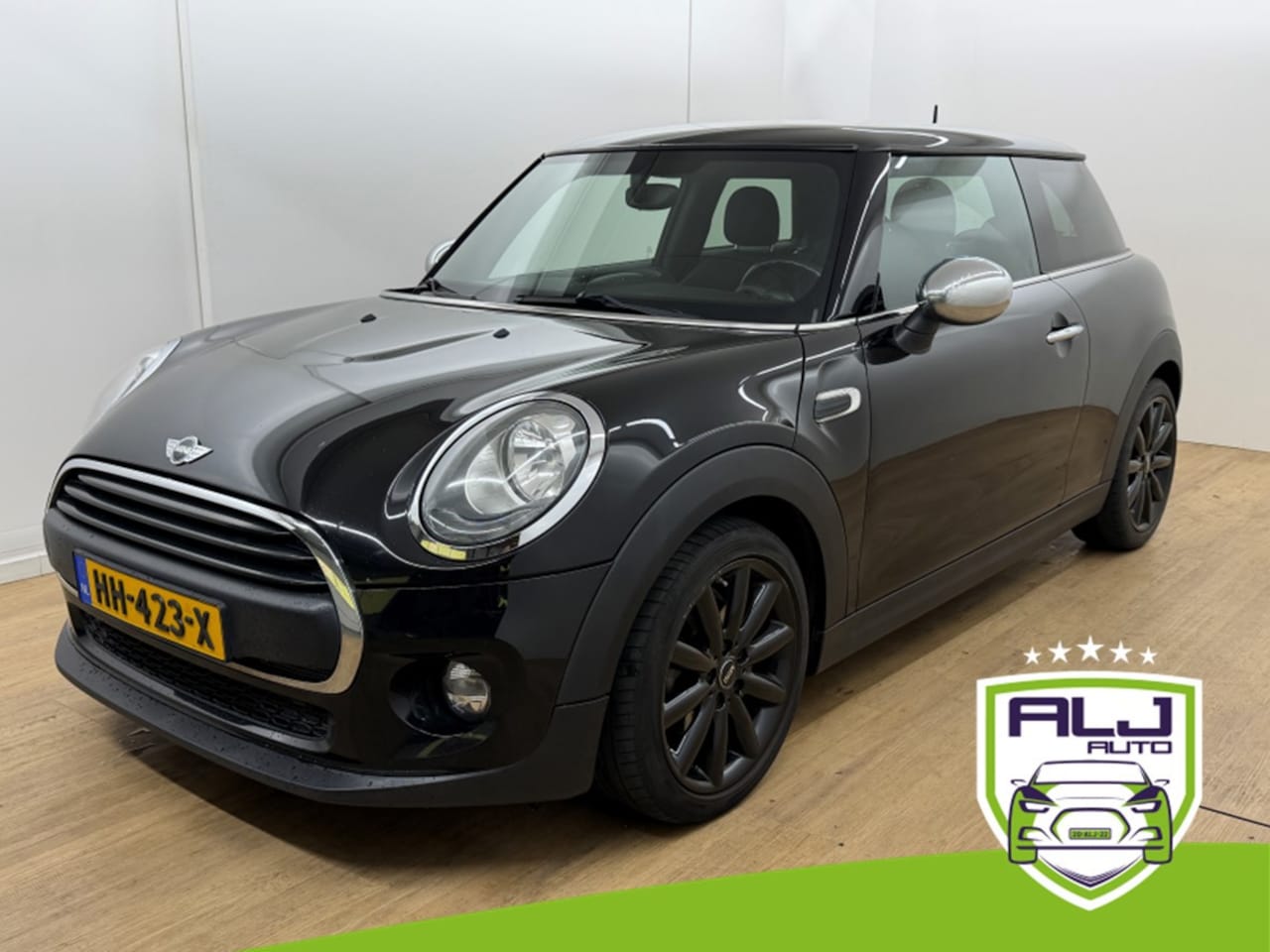 MINI 3-Deurs - Occasion 1.2 One Business | Zwart | Tweedehands Mini | Airco | Bluetooth | Cruisecontrol L - AutoWereld.nl