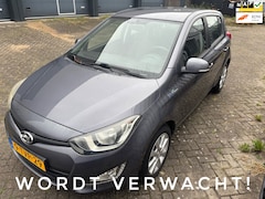 Hyundai i20 - 1.2i i-Deal / Radio / Airco