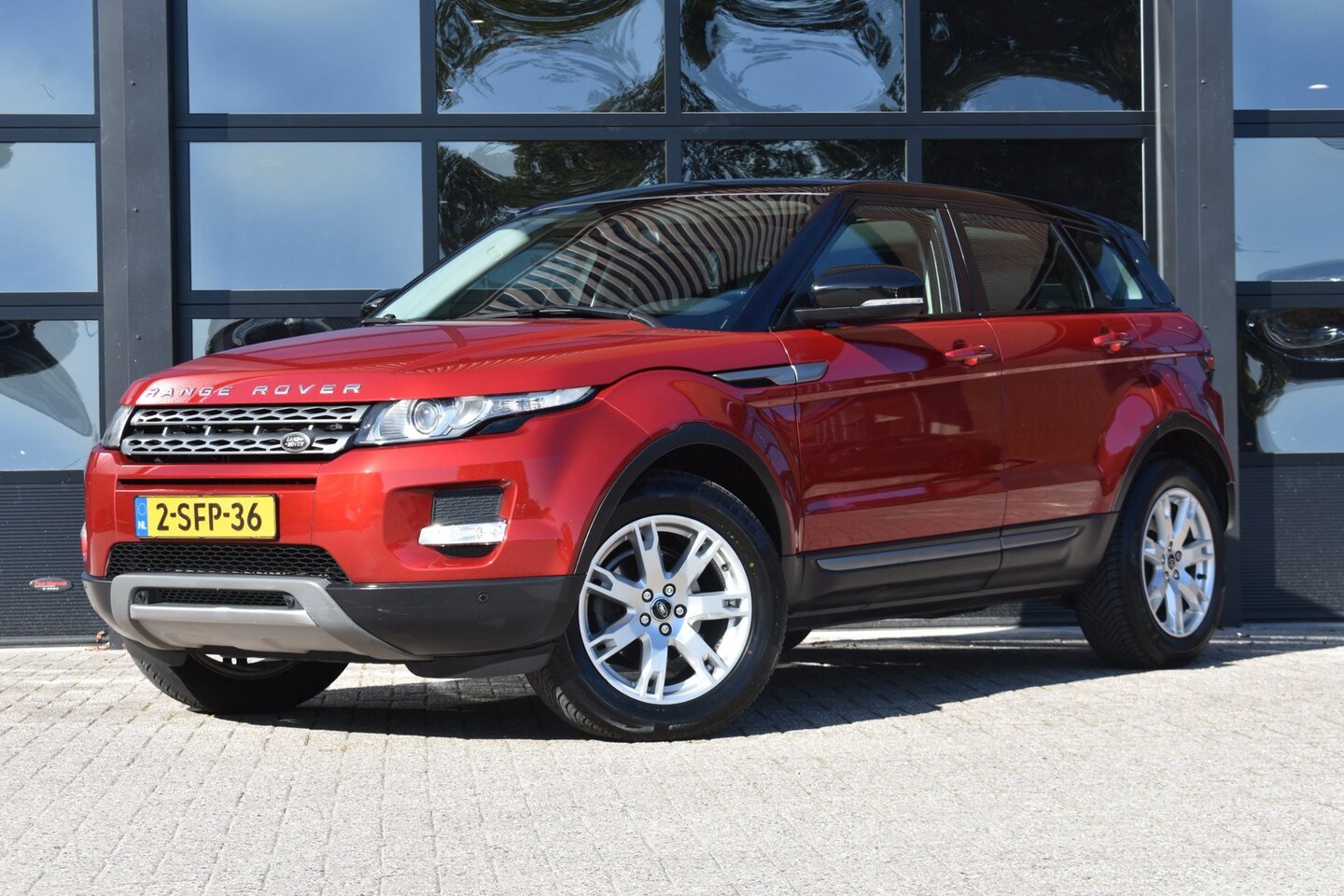 Land Rover Range Rover Evoque - 2.2 TD4 4WD Pure '13 Pano Leder Clima Cruise - AutoWereld.nl