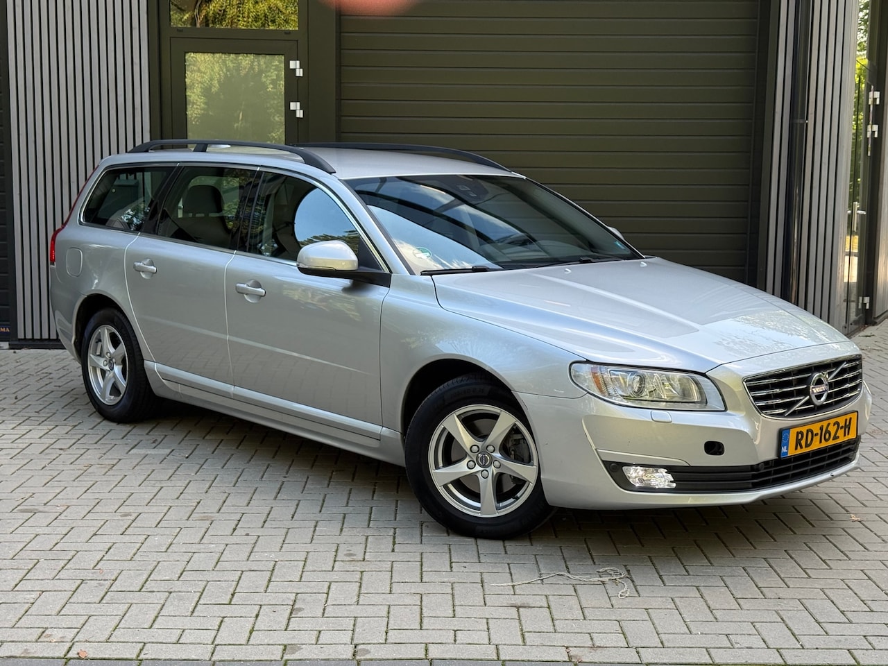 Volvo V70 - 2.0 D3 Classic Edition 2.0 D3 Classic Edition - AutoWereld.nl