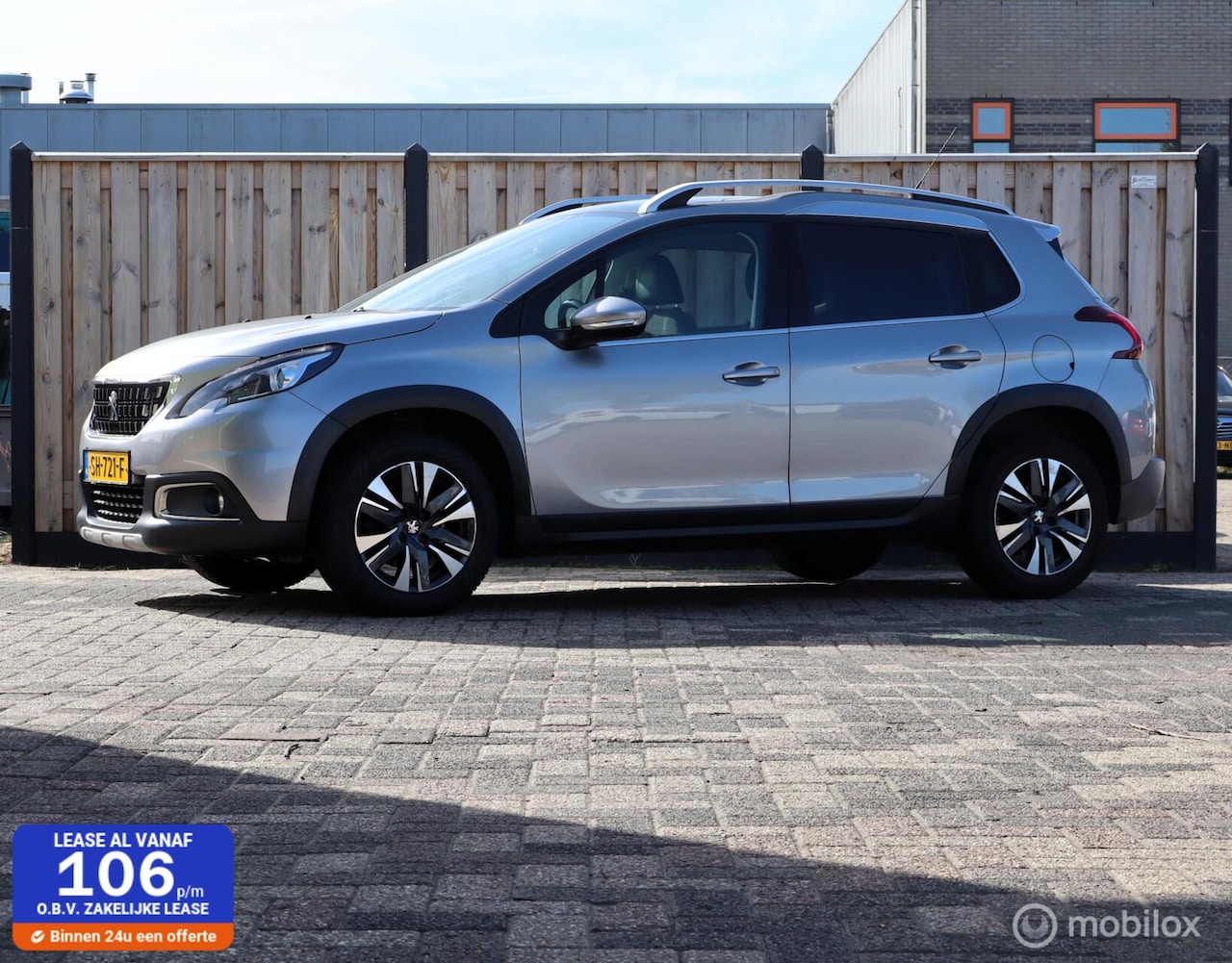 Peugeot 2008 - 1.2 PureTech Allure Panoramadak/Navi - AutoWereld.nl