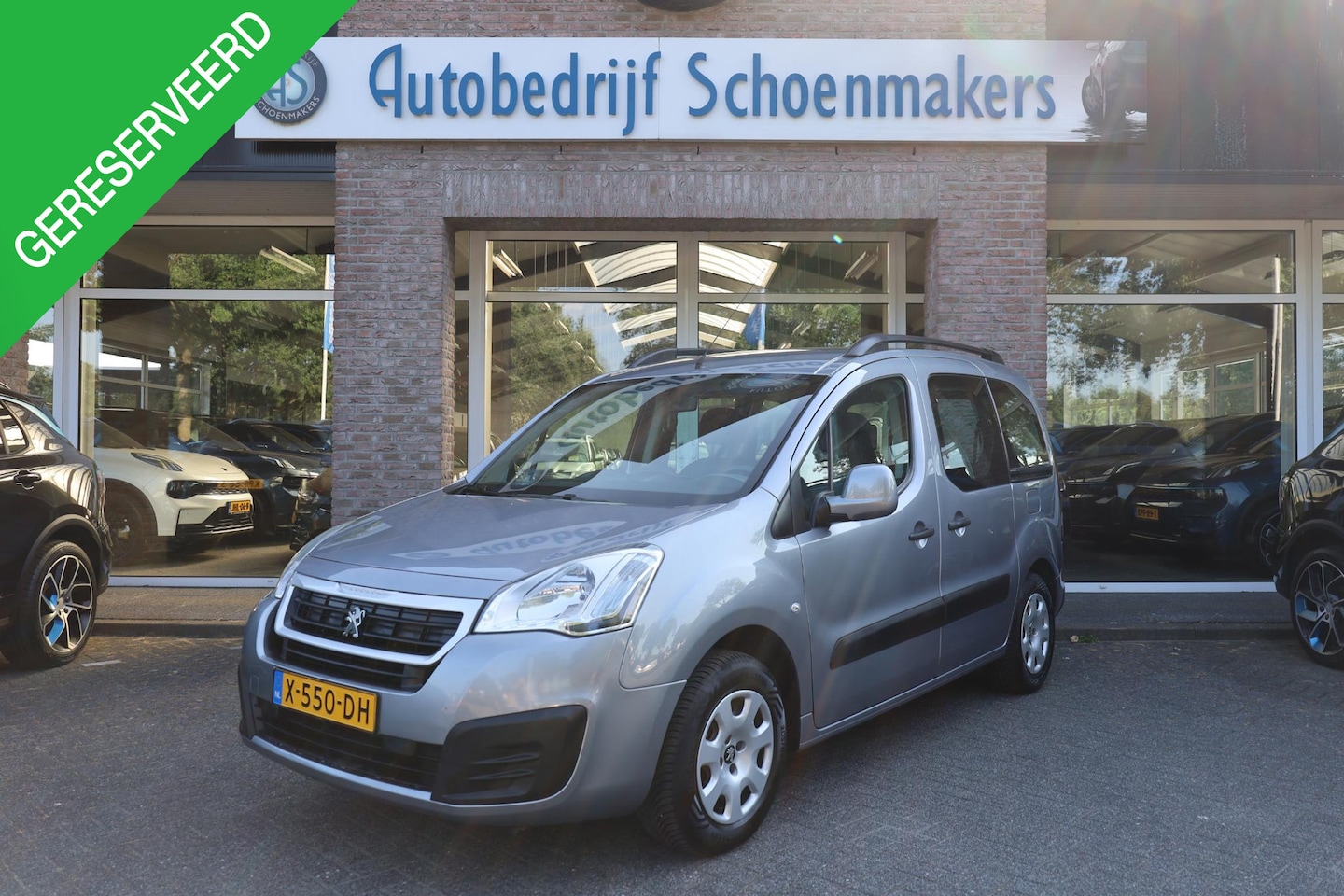 Peugeot Partner Tepee - 1.2 PureTech Active TREKHAAK CARPLAY CRUISE ALL-SEASONS DISTRIBURIERIEM=VERVANGEN! CLIMA P - AutoWereld.nl