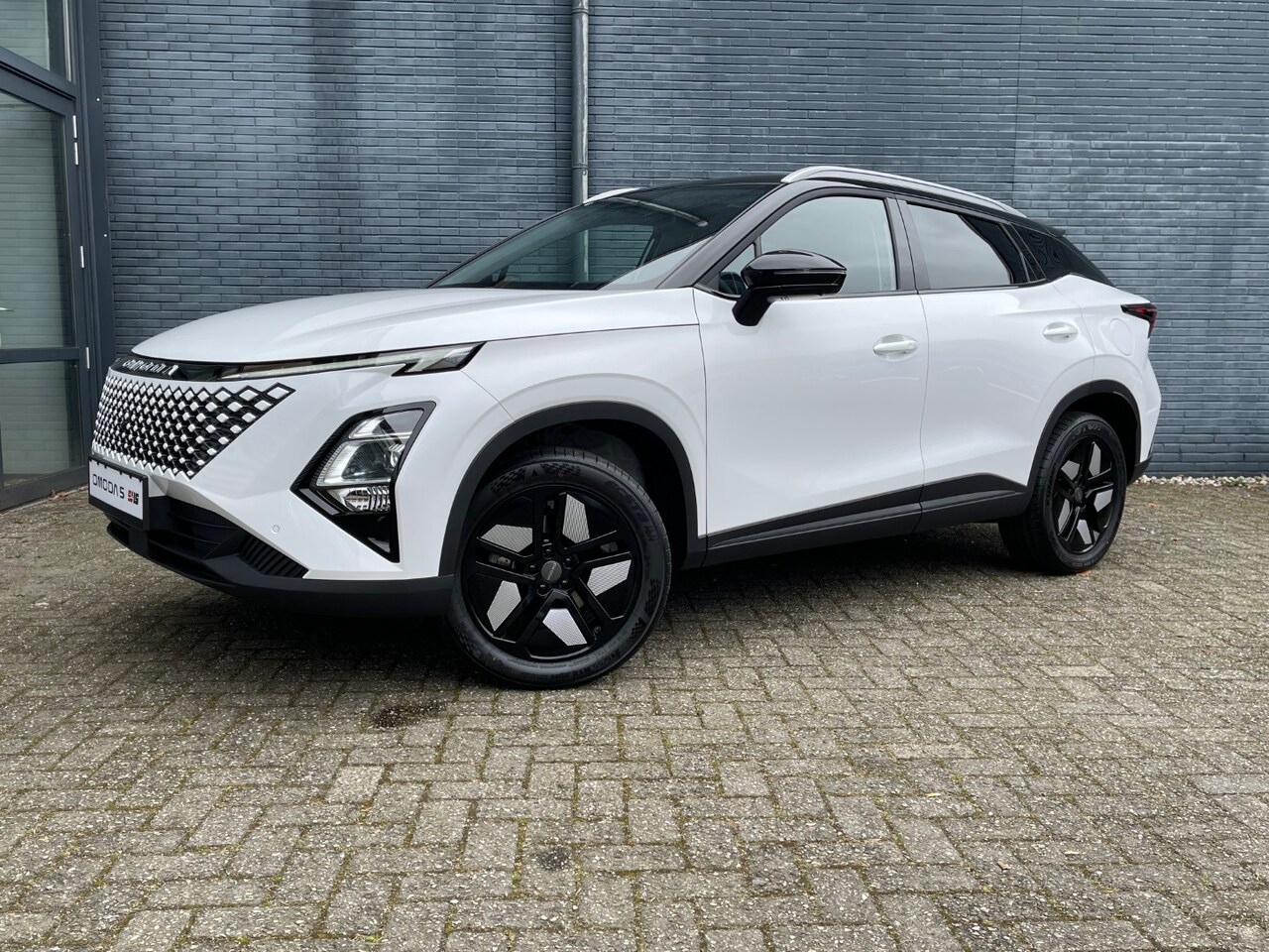 Omoda 5 - 1.5 TGDI 225pk Hybrid Automaat Premium | Elektrisch schuif-/kanteldak | Leer | Sfeerverlic - AutoWereld.nl