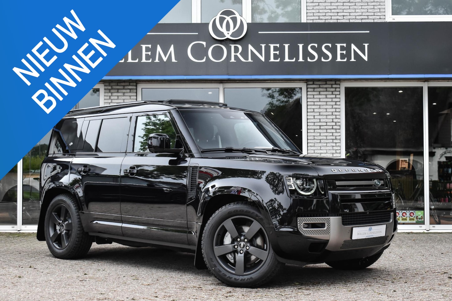 Land Rover Defender 110 - 2.0 P400e 110 X-Dynamic HSE Pano Trekhaak Stoelver - AutoWereld.nl